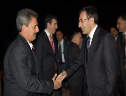 Bakan Yılmaz, Ataoğlu'na Taziye Ziyaretinde Bulundu