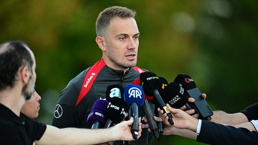 Milli kaleci Mert Günok'un gözü, UEFA Uluslar Ligi zirvesinde!