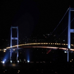 Bu Akşam Karanlığa Gömüleceğiz!