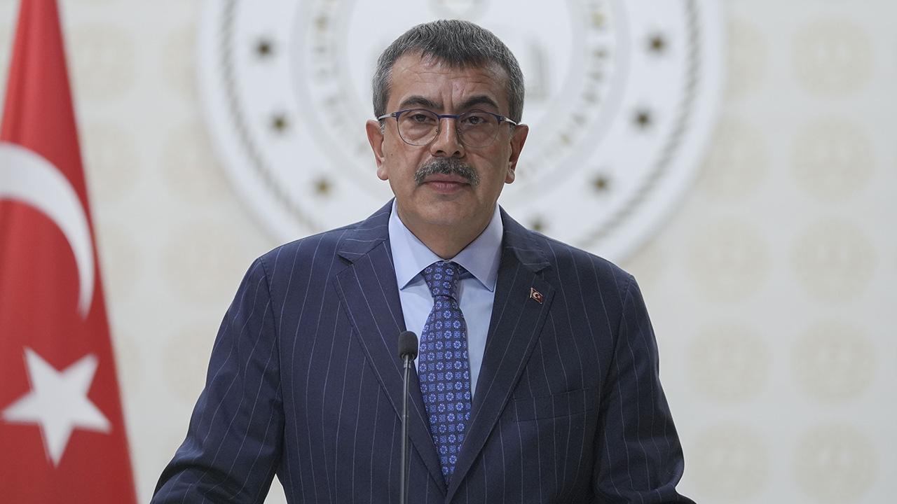 Milli Eğitim Bakanı Tekin: Pazartesi itibarıyla 30 bin temizlik personeli alınacak