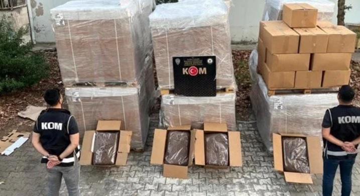 Manisa'da 3 ton kaçak tütün ele geçirildi!