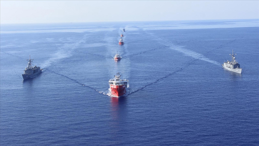 Bakan Bayraktar: Oruç Reis, Süveyş Kanalı'nı geçti!