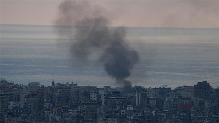 İşgalci İsrail savaş uçakları Lübnan'ın güneyi ve doğusunu vurdu