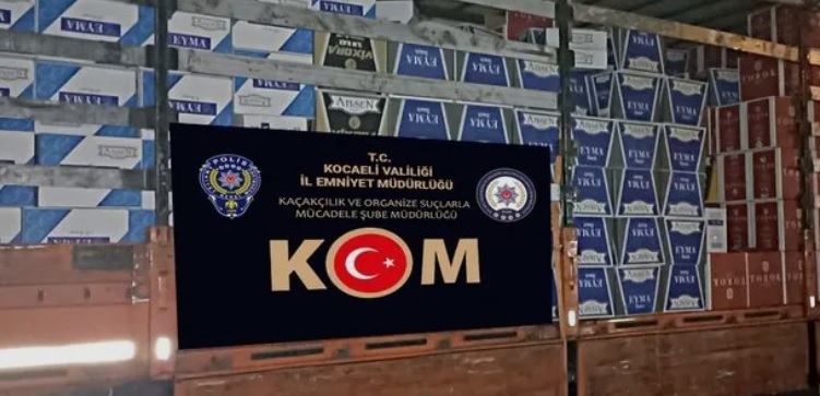 Kocaeli'de bir tırda 11 milyon 500 bin makaron ele geçirildi!