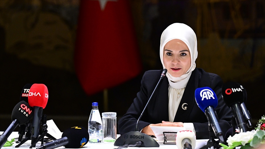 Göktaş, sosyal paylaşım sitesi temsilcilerini "şiddet içeren yayınlar" konusunda uyardı