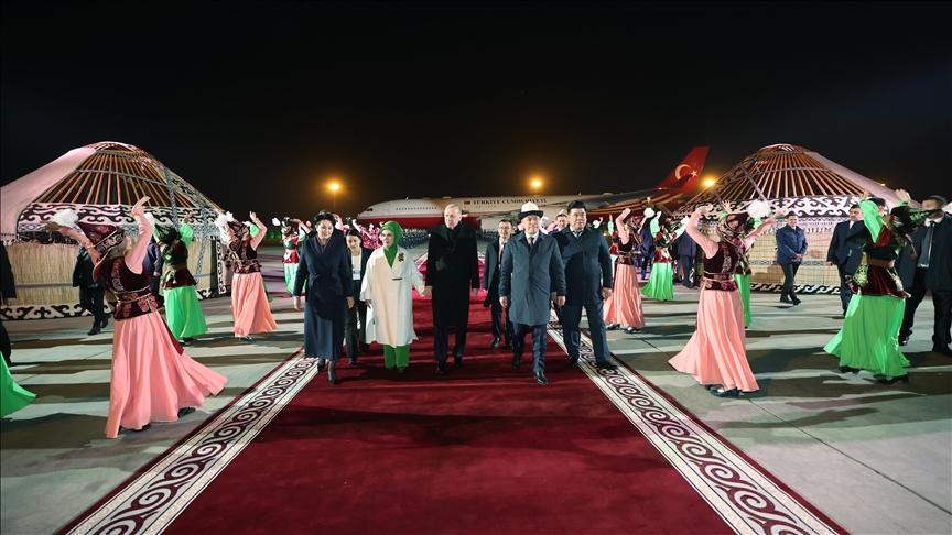 VİDEO / Cumhurbaşkanı Erdoğan Kırgızistan'da