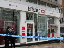 Motosikletli Banka Soyguncuları, 20 Bin Lira Alıp Kayıplara Karıştı