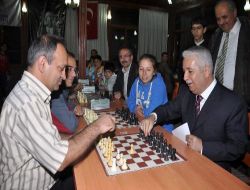 Celal Ilgıt Satranç Turnuvası Çekişmeli Geçti