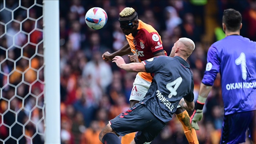 Galatasaray 3 puanı 3 golle aldı