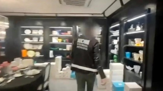 İstanbul'da Kaçakçılık Operasyonu: 30 Milyon Lira Değerinde Dekoratif Ürün Ele Geçirildi
