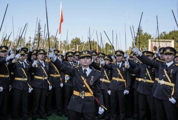 Kara Harp Okulu'nda Yemin Krizi: Milli Savunma Bakanı Yaşar Güler Açıkladı