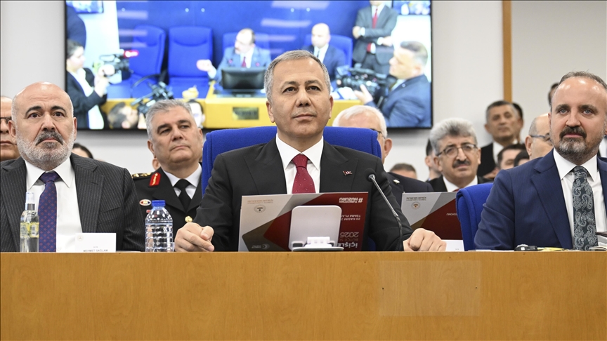 Bakanlardan TBMM Plan ve Bütçe Komisyonu'nda yaşanan gerginliğe kınama