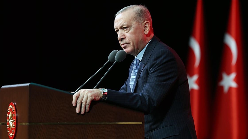 Erdoğan: Kadına şiddet uygulayan hak ettiği cezayı mutlaka çekmelidir