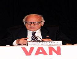 Sabih Kanadoğlu'ndan Anayasa Mahkemesi Başkanı Kılıç'a 'keçi' Benzetmesi