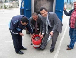 Öğrenciler, Topladıkları Atık Pilleri Devrek Belediyesi'ne Teslim Etti