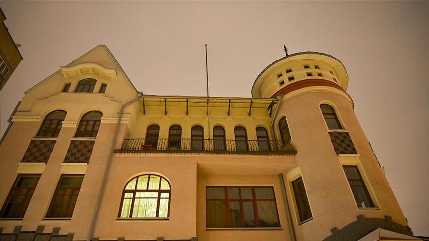 Suriye'nin Moskova Büyükelçiliği'nde Baas rejimine ait bayrak indirildi