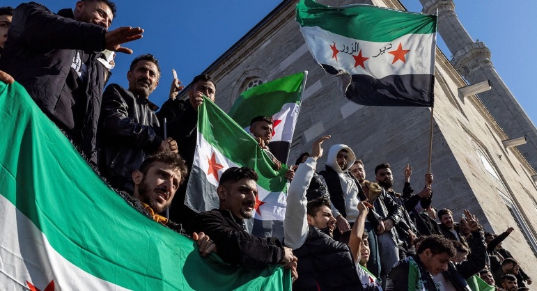 Dünya medyası Suriye'de 61 yıllık Baas rejiminin çöküşünü manşete taşıdı