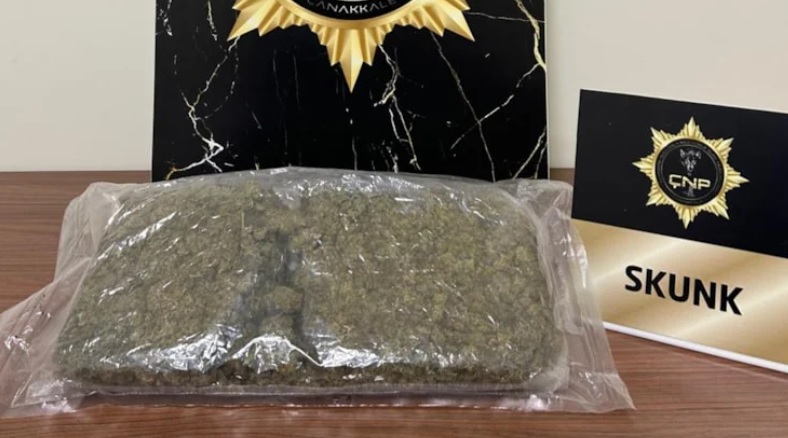 Arabanın şasisine gizlenmiş uyuşturucu bulundu