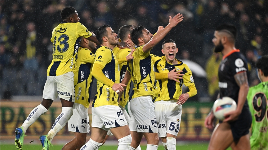 Fenerbahçe konuk ettiği RAMS Başakşehir'i mağlup etti
