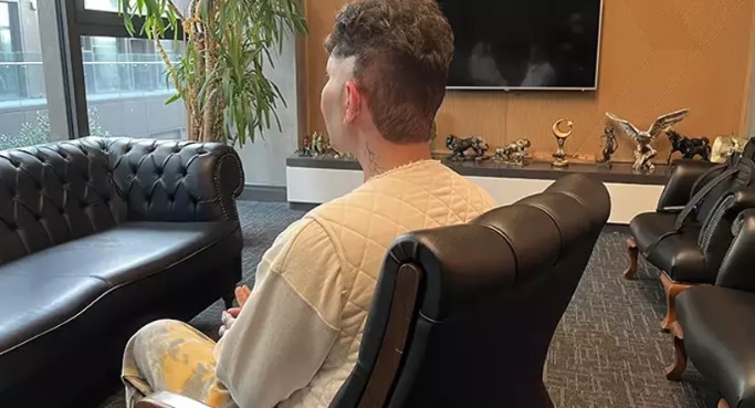 Alnına yaptırdığı estetik işlem sonrası sol gözü kör olan genç hukuk mücadelesi başlattı