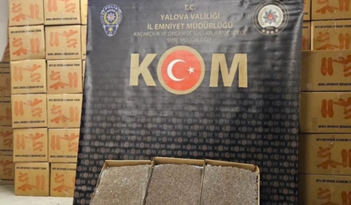 Yalova'da durdurulan kamyonda 3 milyon 360 bin makaron ele geçirildi