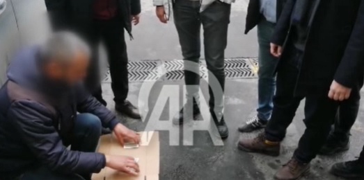 "Bul karayı, al parayı" oynatarak dolandırıcılık yaptıkları iddiasıyla 9 şüpheli yakalandı