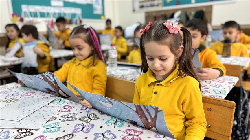 'Okullarda Karne Heyecanı Başladı'