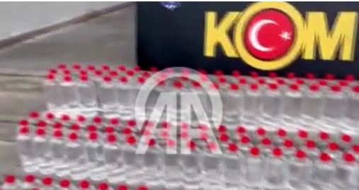 Kaçak 300 litre etil alkol ve 1000 aroma kiti ele geçirildi!