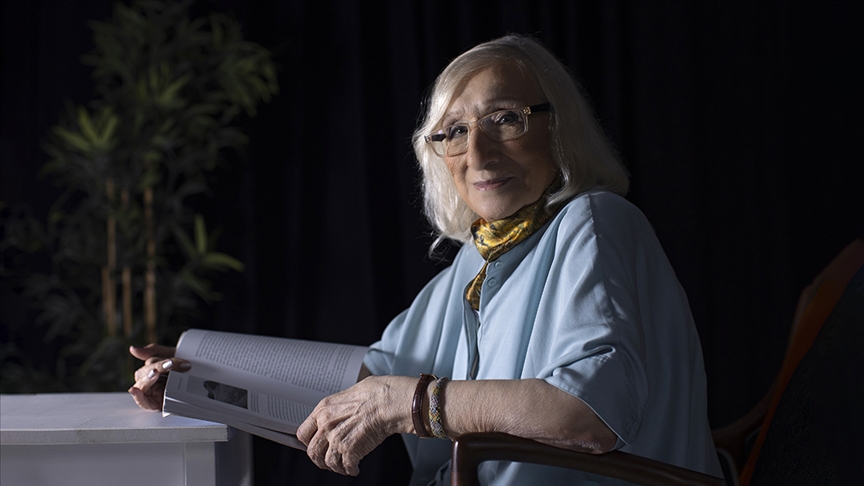 Kurtlara yedirilmeyecek mirasın peşinde 'Alev Alatlı'