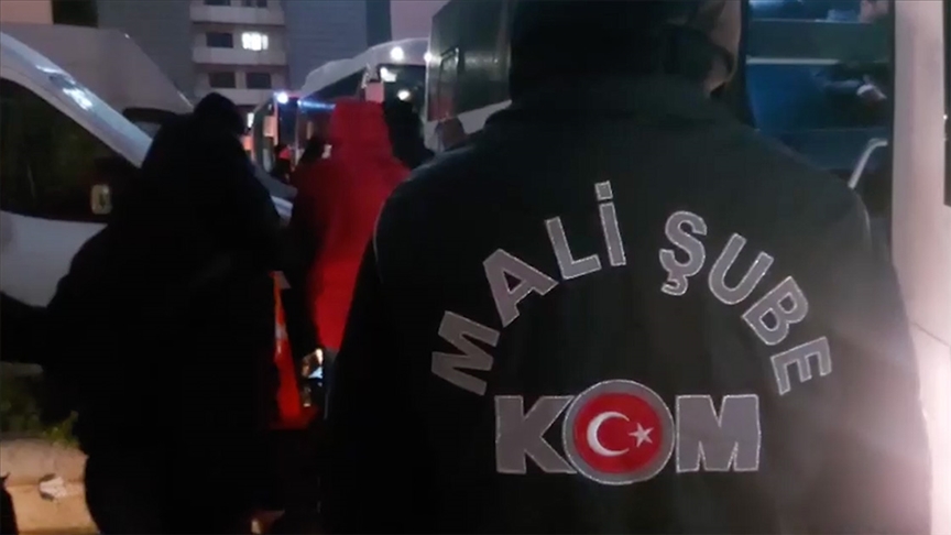 İstanbul merkezli "kara para" ve "dolandırıcılık" soruşturmasında 10 şüpheli tutuklandı