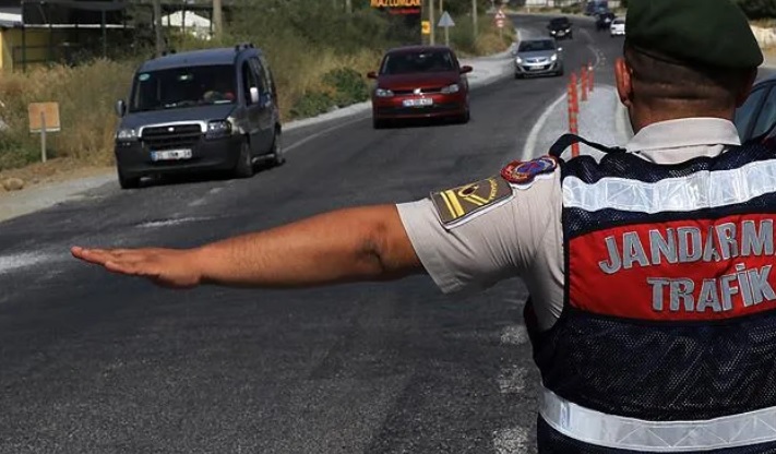 Eskişehir'de polis ve jandarma ekipleri denetimlerini sürdürüyor