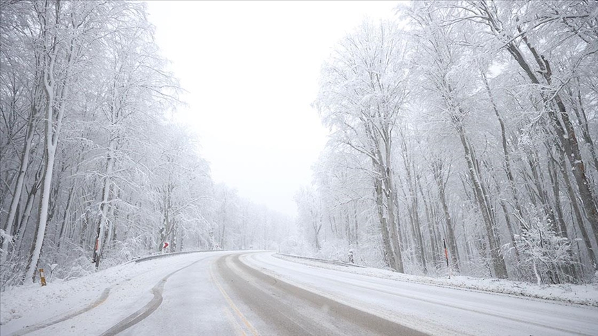 Bazı illerde kar yağışı etkisini sürdürüyor