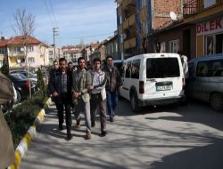 Kck Operasyonunda Gözaltına Alınan 12 Üniversiteli Adliyeye Sevk Edildi