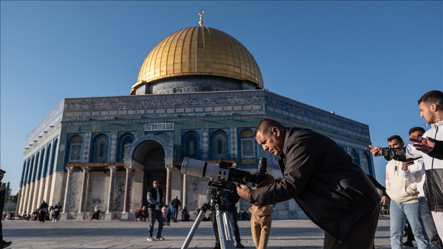 Müslümanların ilk kıblesi Mescid-i Aksa'dan ramazanın müjdecisi hilal görüldü