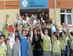 Giresun Üniversitesi'nden İlköğretim Okuluna Kitap Bağışı