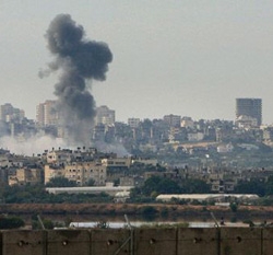 İsrail, Gazze'ye Bomba Yağdırdı!!