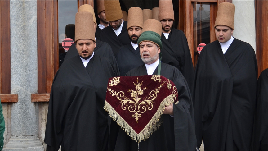 Mevlana Müzesi'nde Sakal-ı Şerif ziyarete açıldı