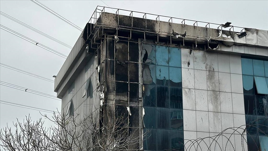 Başakşehir'de sanayi sitesindeki iş yerinde çıkan yangın söndürüldü