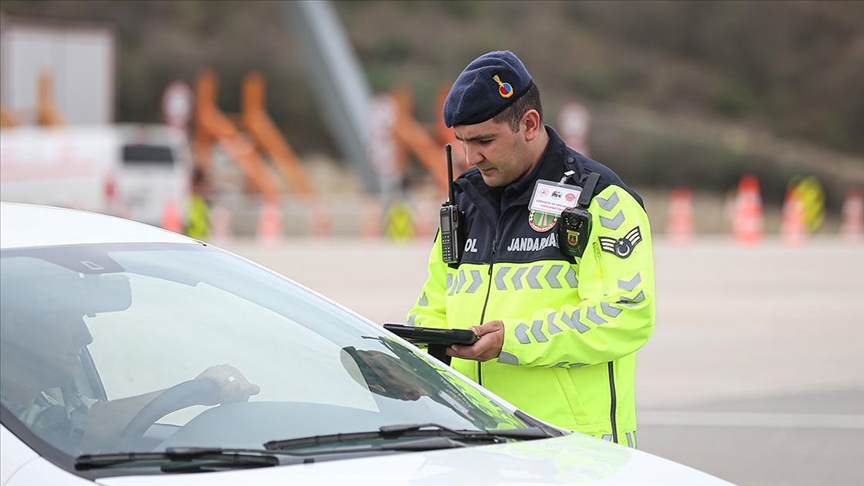 Otoyol jandarması Ramazan Bayramı öncesi görev başında