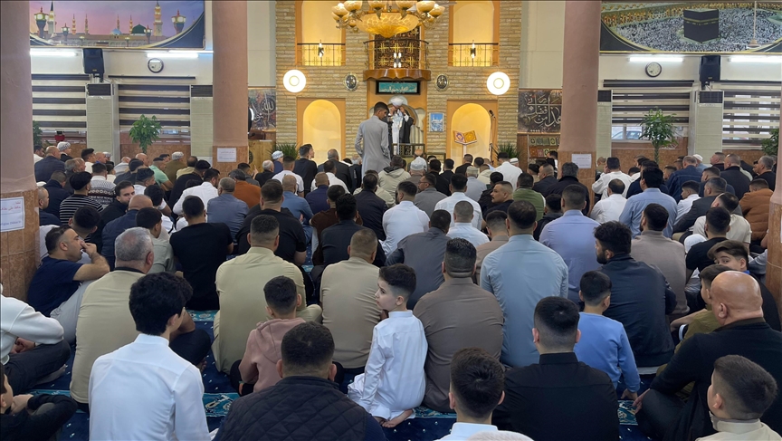 Ramazan Bayramı'nı bir gün geç kutluyorlar