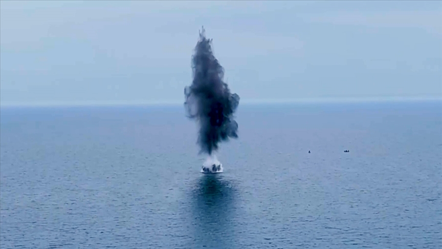 Karadeniz'in Kefken açıklarında tespit edilen mayın etkisiz hale getirildi