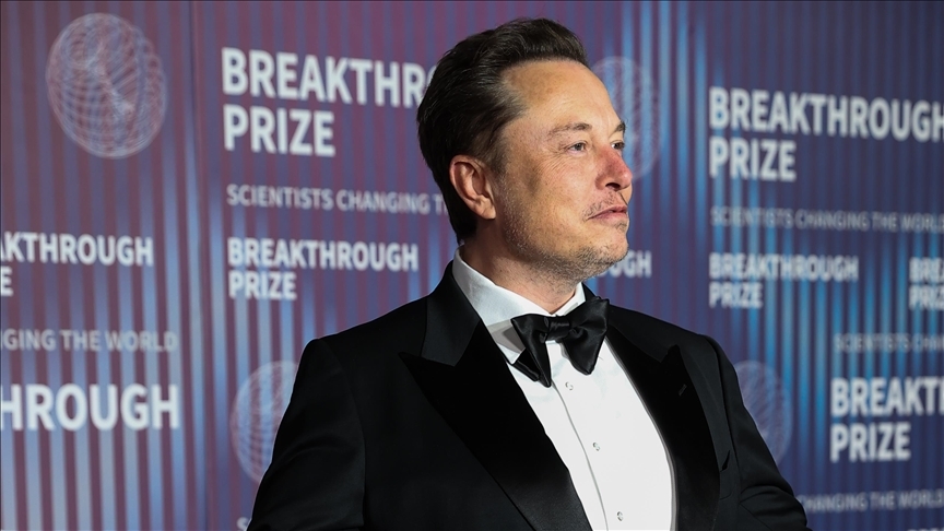 Musk, "aktivist yargıçlara" karşı dilekçesini imzalayan 2 kişiye 1'er milyon dolarlık çek verdi