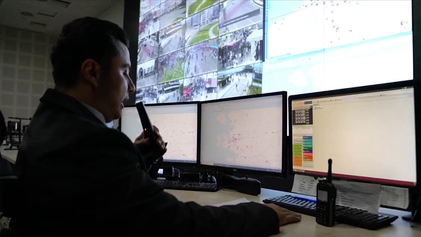 İçişleri Bakanı Yerlikaya'nın bayram mesajı emniyet telsizinden okundu