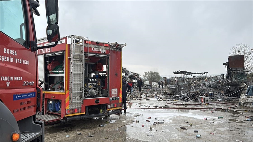 FLAŞ / Bursa'da geri dönüşüm tesisinde yangın