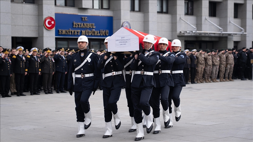 Bağcılar'da silahla yaralandıktan sonra şehit olan bekçi Uğur Gölçek son yolculuğuna uğurlandı