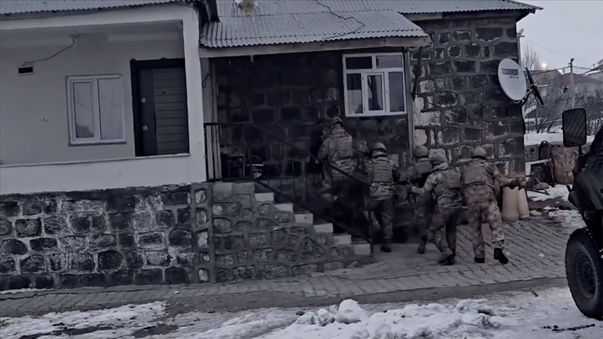 FETÖ'ye yönelik 27 ildeki operasyonlarda 73 şüpheli yakalandı