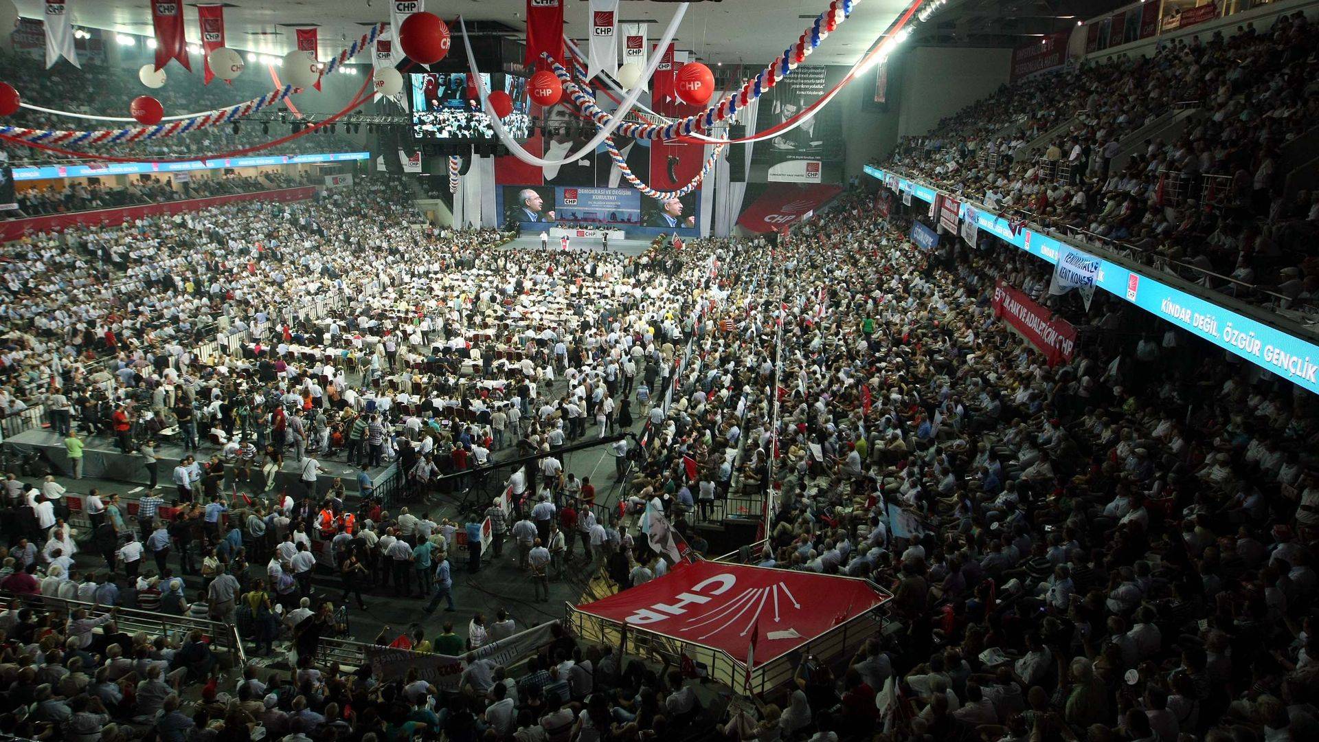 İBB'ye yönelik yolsuzluk soruşturmasında iş insanından KİPTAŞ'ın dairelerinin CHP'li delegelere dağıtıldığı iddiası