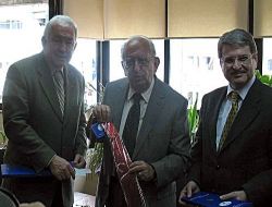 DP Genel Başkanı Cindoruk: Alsancak Limanı Ortalık Malı Oldu!