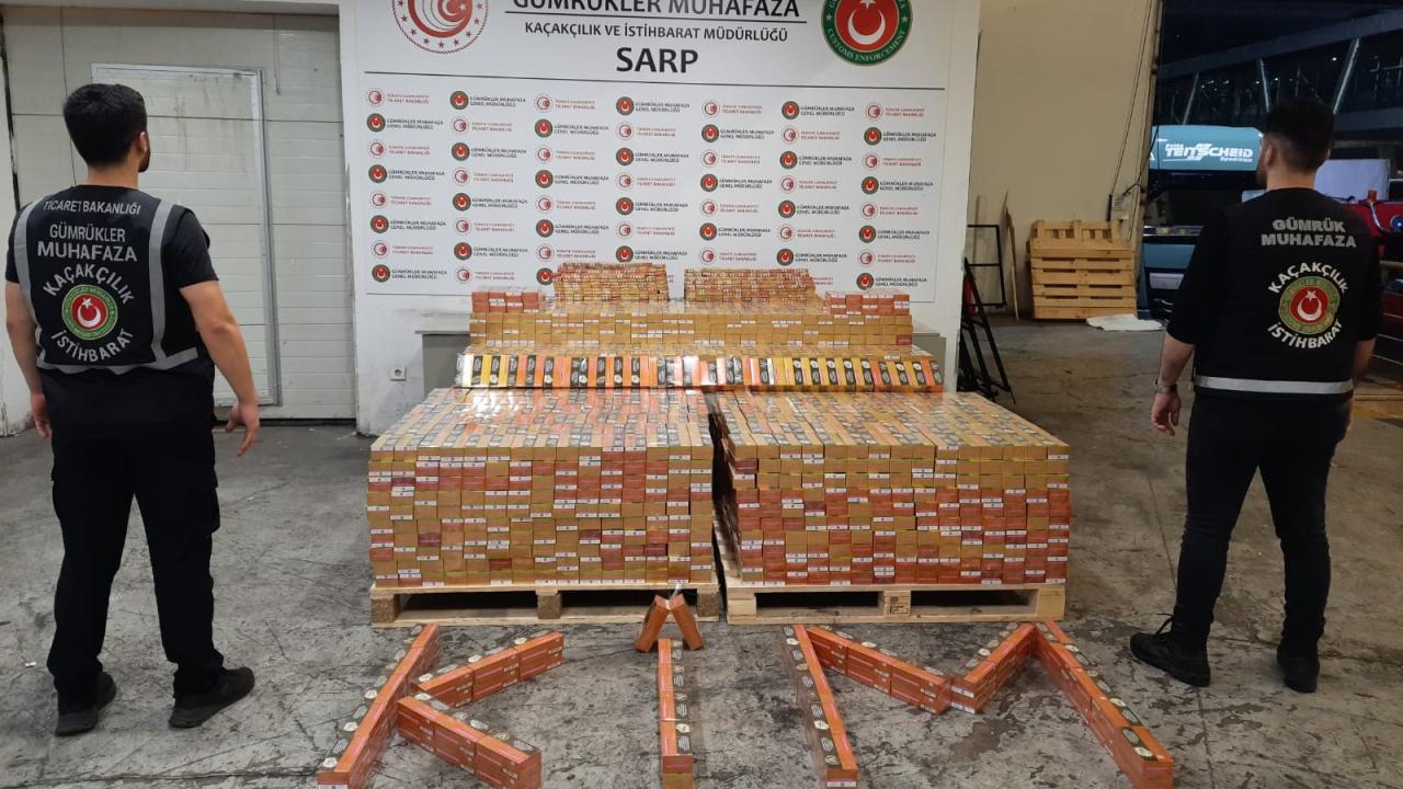 Sarp'ta 27 bin paket gümrük kaçağı elektronik sigara kartuşu ele geçirildi