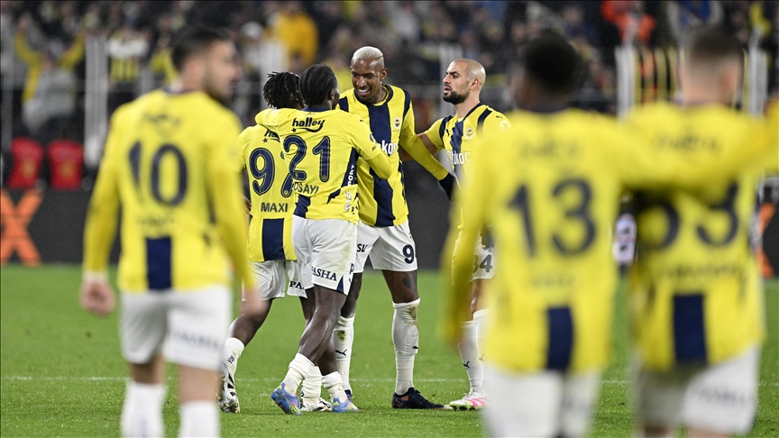 Fenerbahçe, sahasında Trabzonspor'u yendi